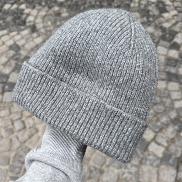 Gris foncé